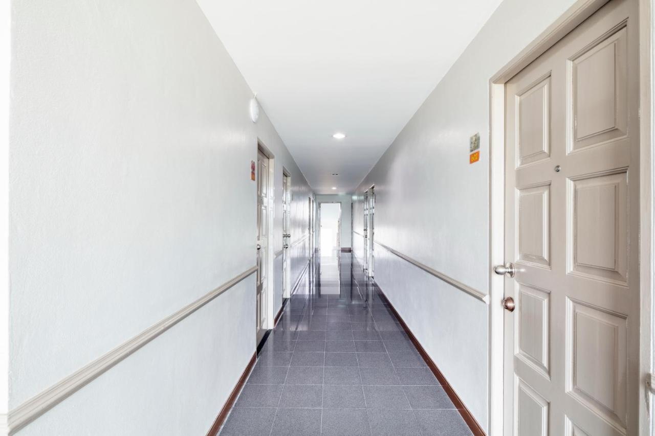 Livotel Express Hotel Bang Kruai Nonthaburi - No Parking Exterior photo